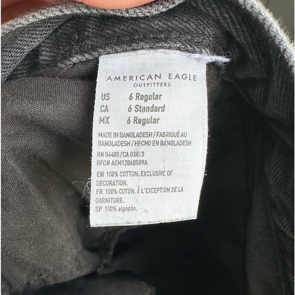 American Eagle 90s Slim Boyfriend Black Distressed Jeans Women’s Size 6 Regular - Picture 4 of 5